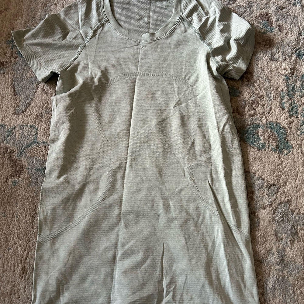 Lululemon swiftly tech short sleeve mint green size 4